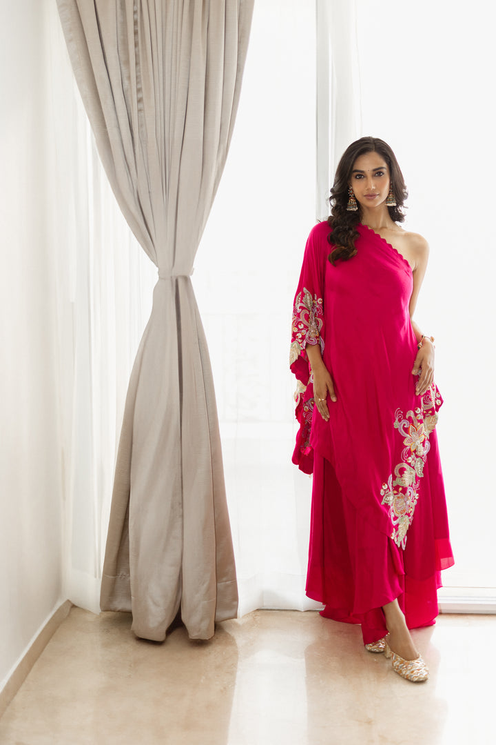 Meenakshi chowdary in Vina Pink Cape Set