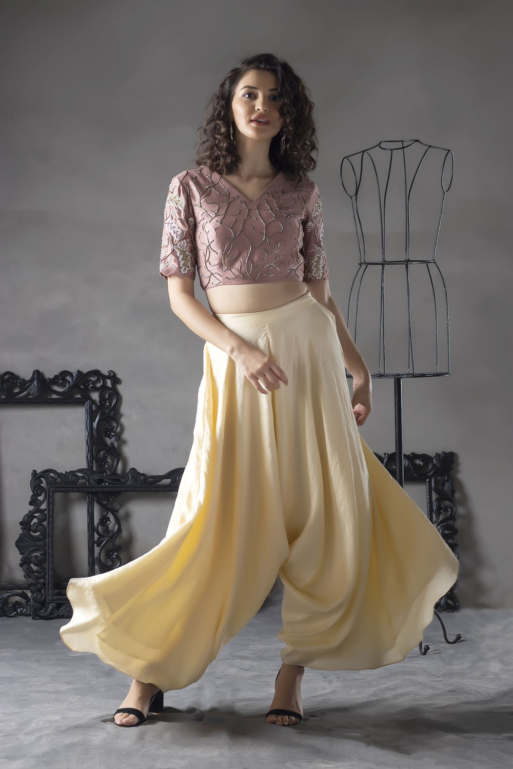 Mawra Pallazo Set - anupellakuruofficial